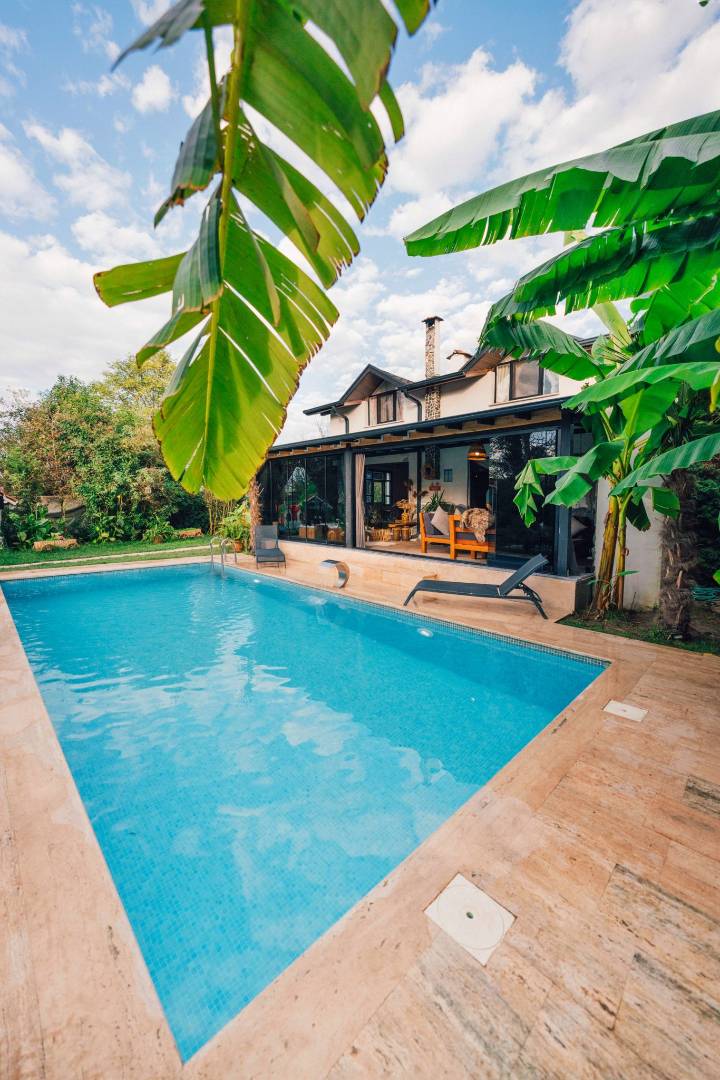 Sapanca'da Doğa İçerisinde, Isıtmalı Havuzlu, Şömineli, Kiralık Villa fotoğraf 2