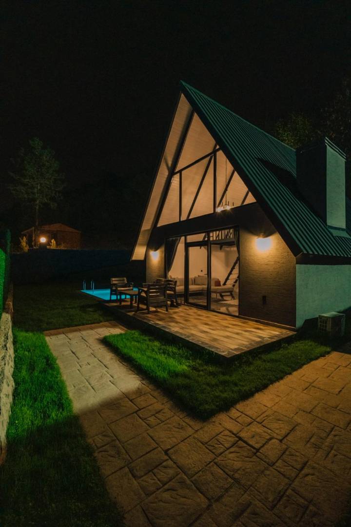 Sapanca'da Doğa Manzaralı, Isıtmalı Havuzlu, Jakuzili Bungalov - Sapanca