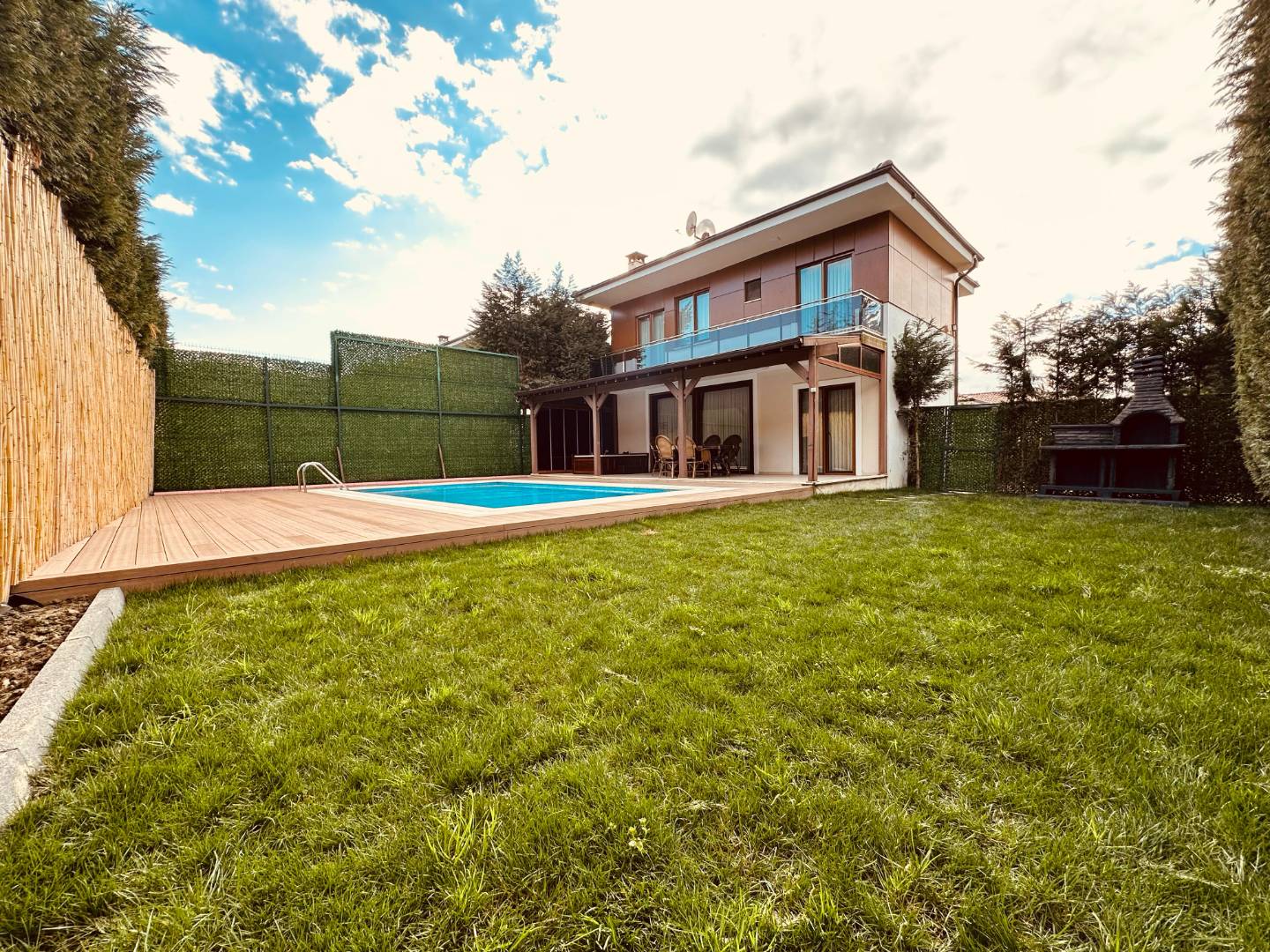 Sapanca'da Elverişli Konumda, Isıtmalı Özel Havuzlu, Tatil Villası fotoğraf 3