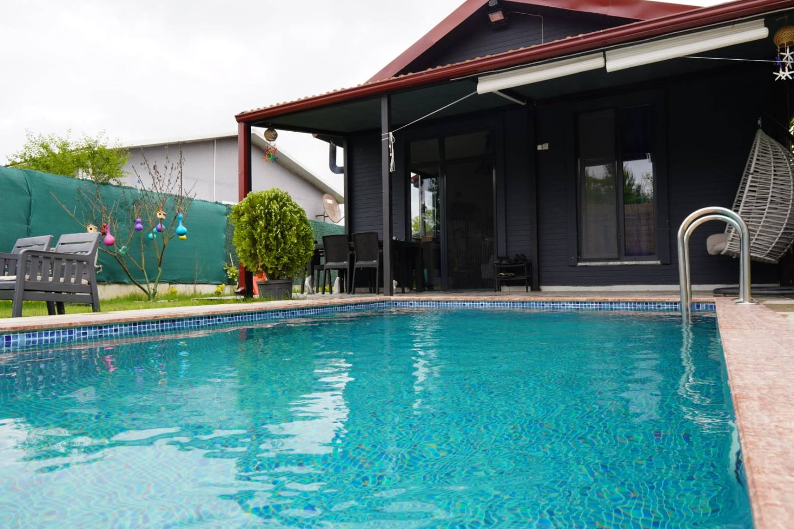 Sapanca'da Enfes Doğa İçerisinde, Özel Havuzlu, Modern Villa - Sapanca