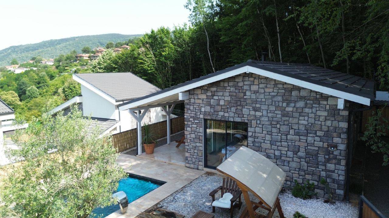 Sapanca'da Göl ve Doğa Manzaralı, Isıtmalı Özel Havuzlu, Kiralık Villa - Sapanca / Göl