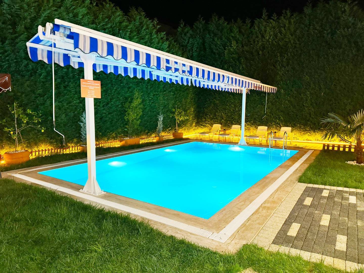 Sapanca'da Merkezi Konumda, Isıtmalı Havuzlu, 8 Kişilik Villa fotoğraf 2