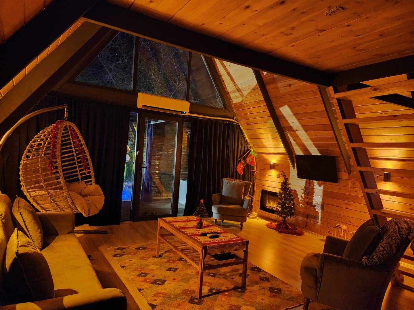Sapanca'da Muhteşem Doğa İçerisinde, Isıtmalı Havuzlu, Lüks Bungalov fotoğraf 2