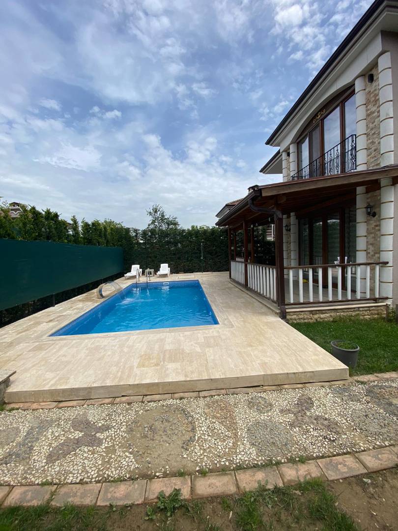 Sapanca'da Özel Bahçe İçerisinde, Havuzlu, 10 Kişilik Lüks Villa fotoğraf 3