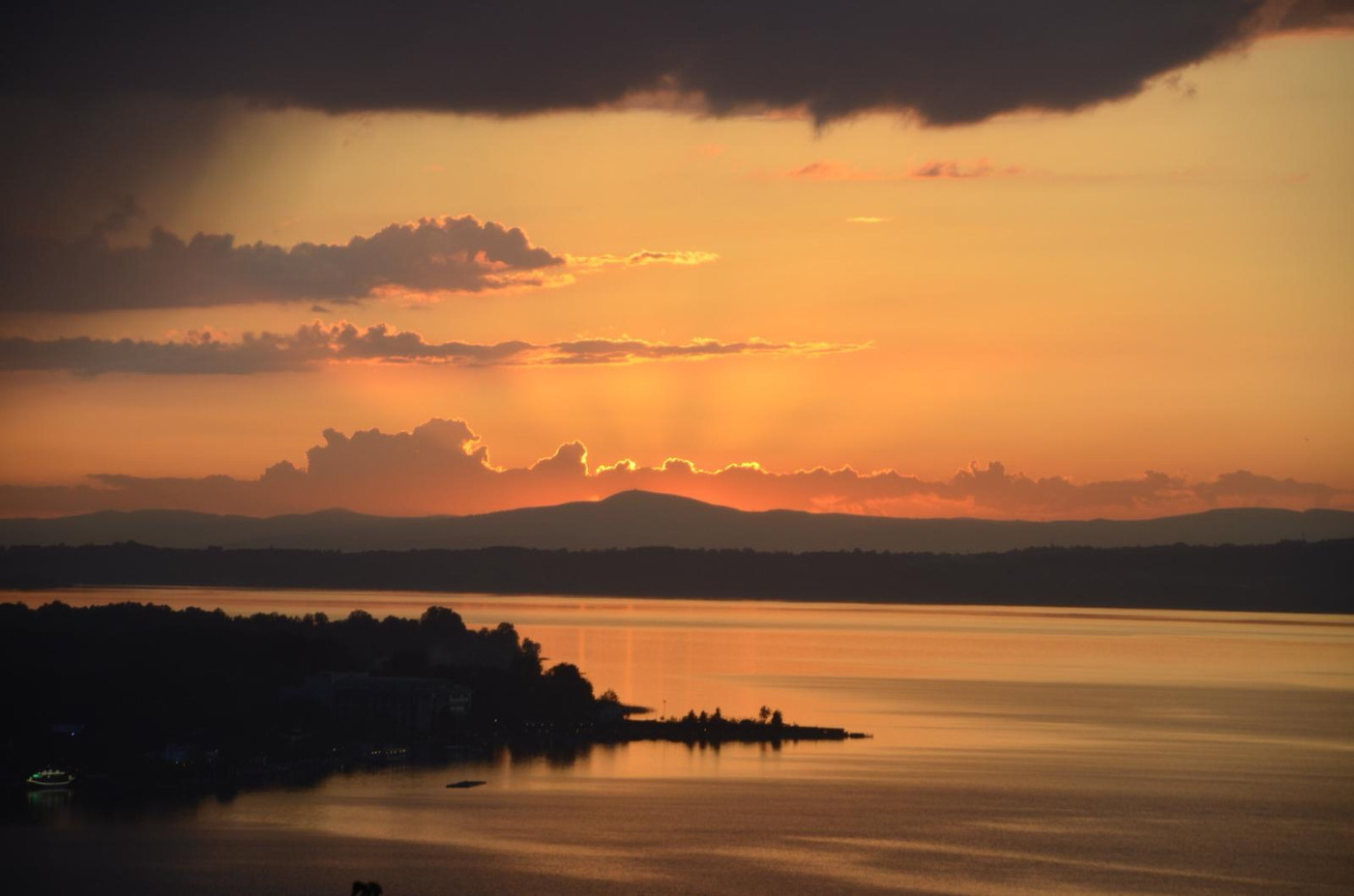 Sapanca'da Panoramik Göl Manzaralı, Özel Havuzlu, 8 Kişilik Villa fotoğraf 3