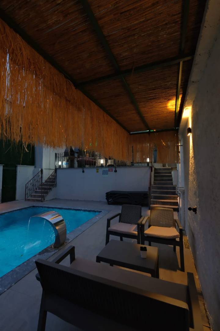 Sapanca'da Panoramik Göl Manzaralı, Özel Havuzlu, Konforlu Bungalov fotoğraf 3