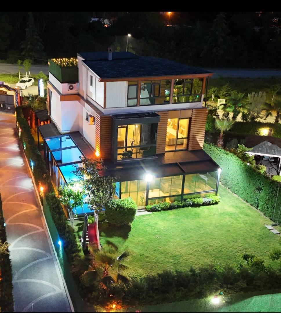 Sapanca'da Yeşillikler İçerisinde, Isıtmalı Havuzlu, Modern Villa fotoğraf 2