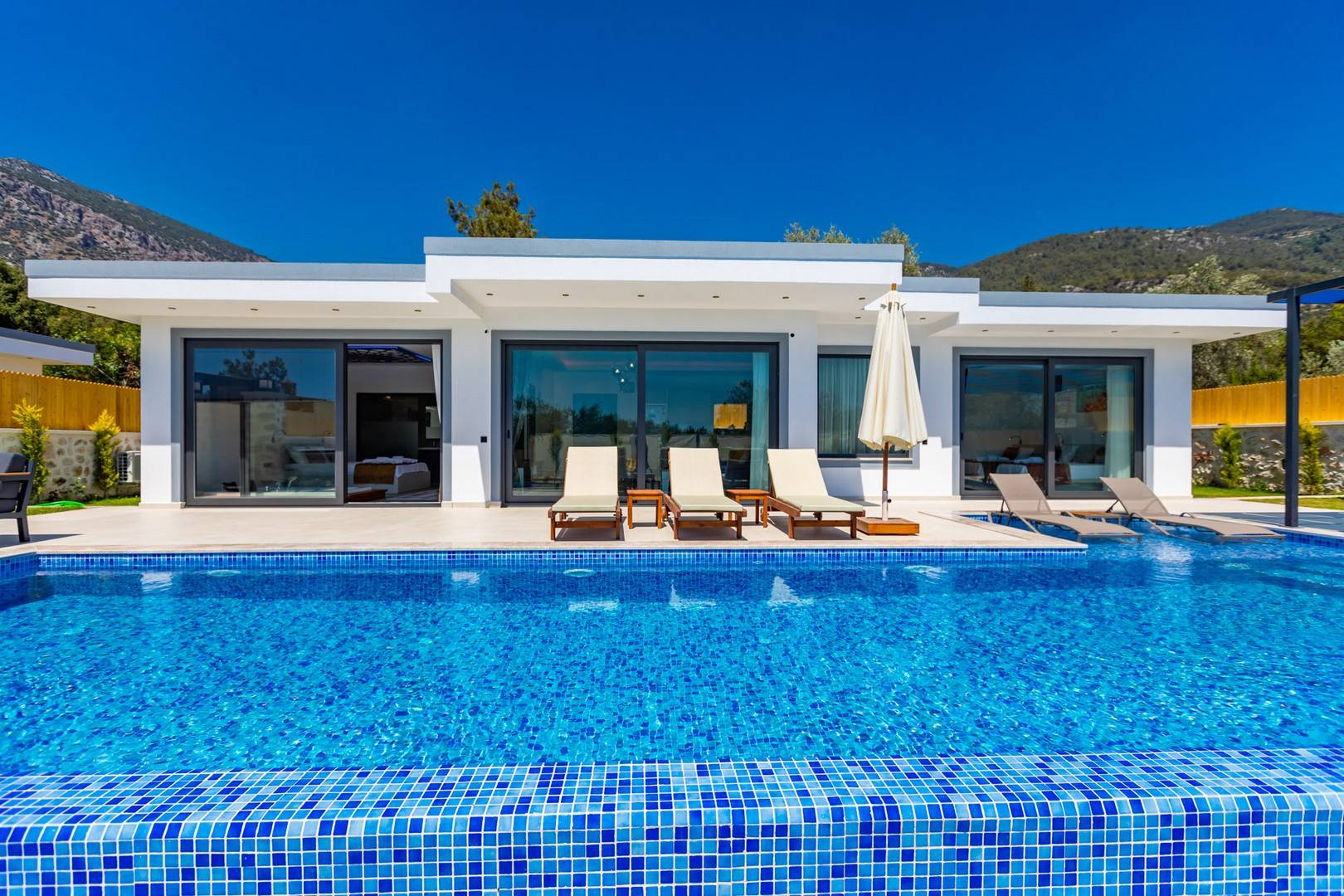 Kaş Çavdır'da Sakin Konumda, Özel Havuzlu, 5 Kişilik Villa fotoğraf 2