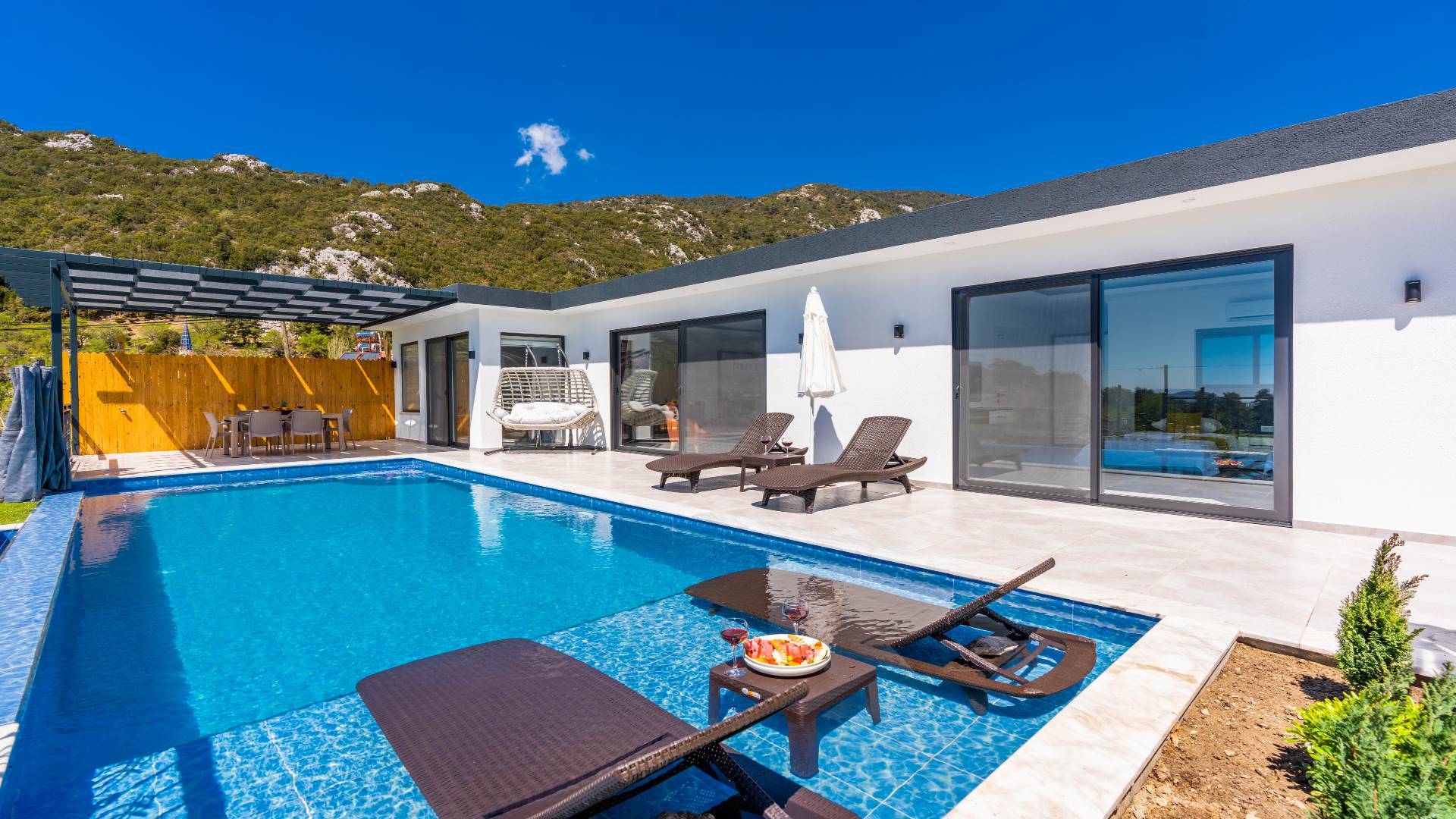 Kaş İkizce'de Huzurlu Doğada, Özel Havuz, Jakuzili Villa - Kaş / İkizce