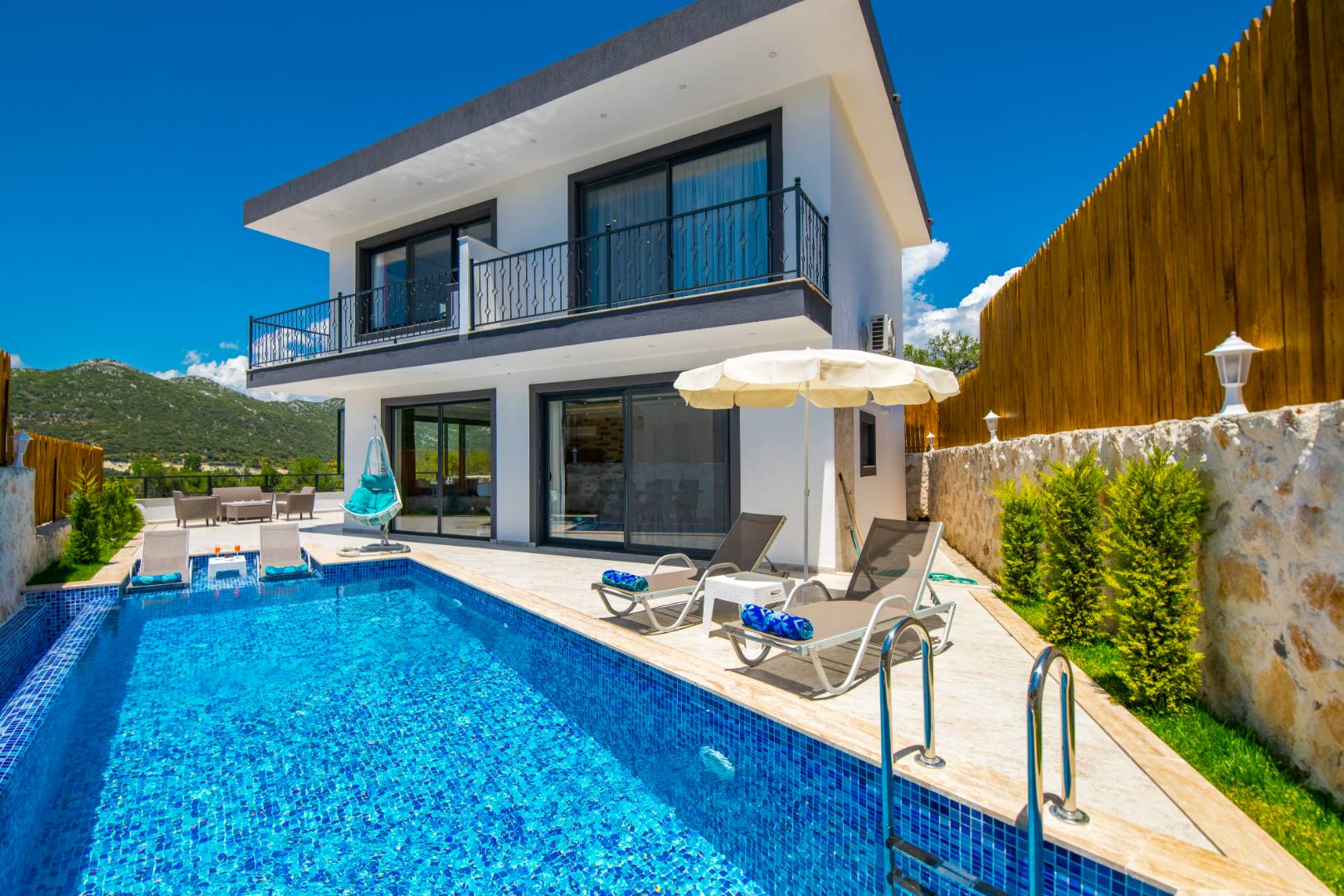 Kaş Sarıbelen'de Sakin Konumda, Özel Havuzlu, Jakuzili Villa fotoğraf 2