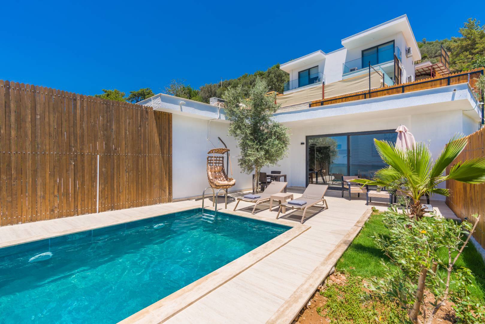 Kaş Üzümlü'de Balayı Çiftlerine Uygun, Isıtmalı Havuzlu, Şık Villa fotoğraf 2