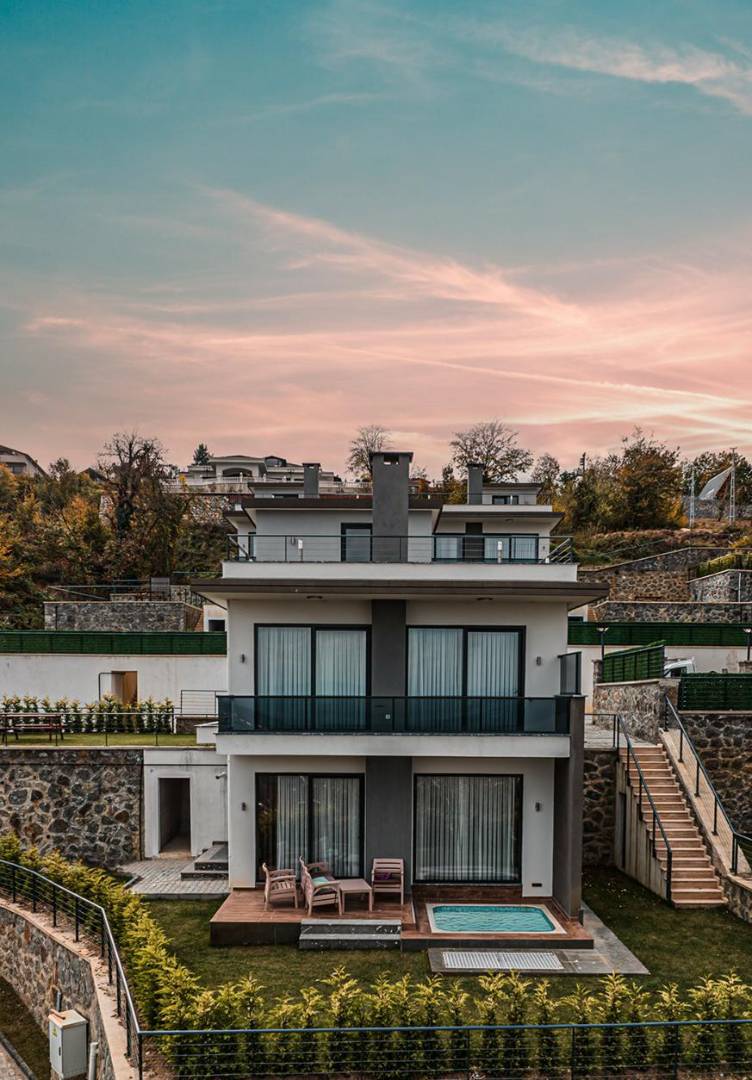 Sapanca Güldibi'nde Çekirdek Ailelere Uygun, Jakuzili, Kiralık Villa - Sapanca / Güldibi