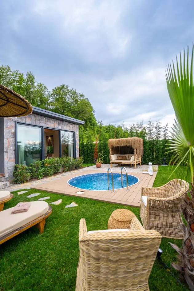 Sapanca Nailiye'de Tesis İçerisinde, Özel Havuzlu, Kiralık Villa - Sapanca / Nailiye